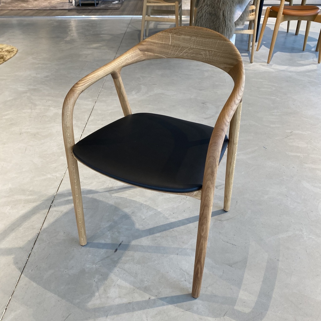 Neva chair